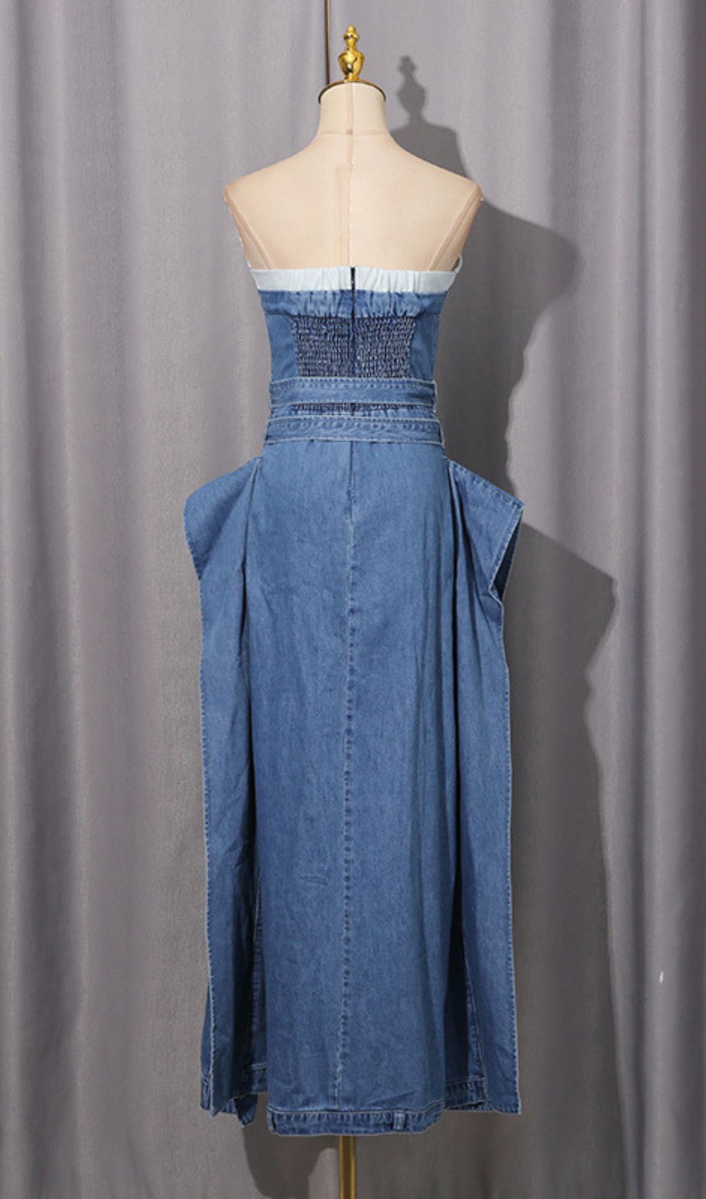 Isako Chic Strapless Denim Midi Dress with Belt – Effortless Elegance
