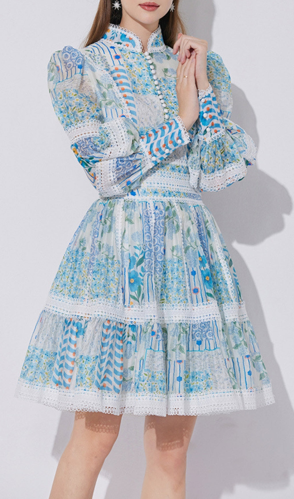 Erla Blue Floral Long Sleeve Mini Dress