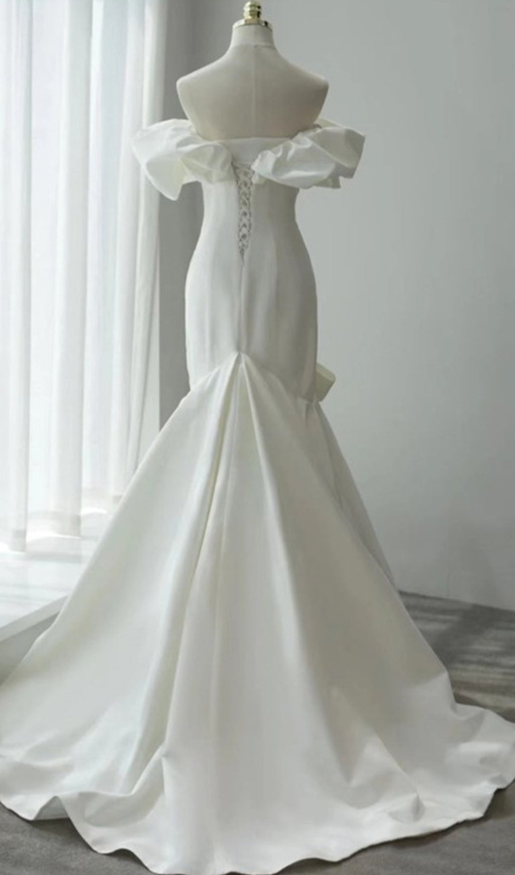 Aviatrix White Bow Wedding Dress