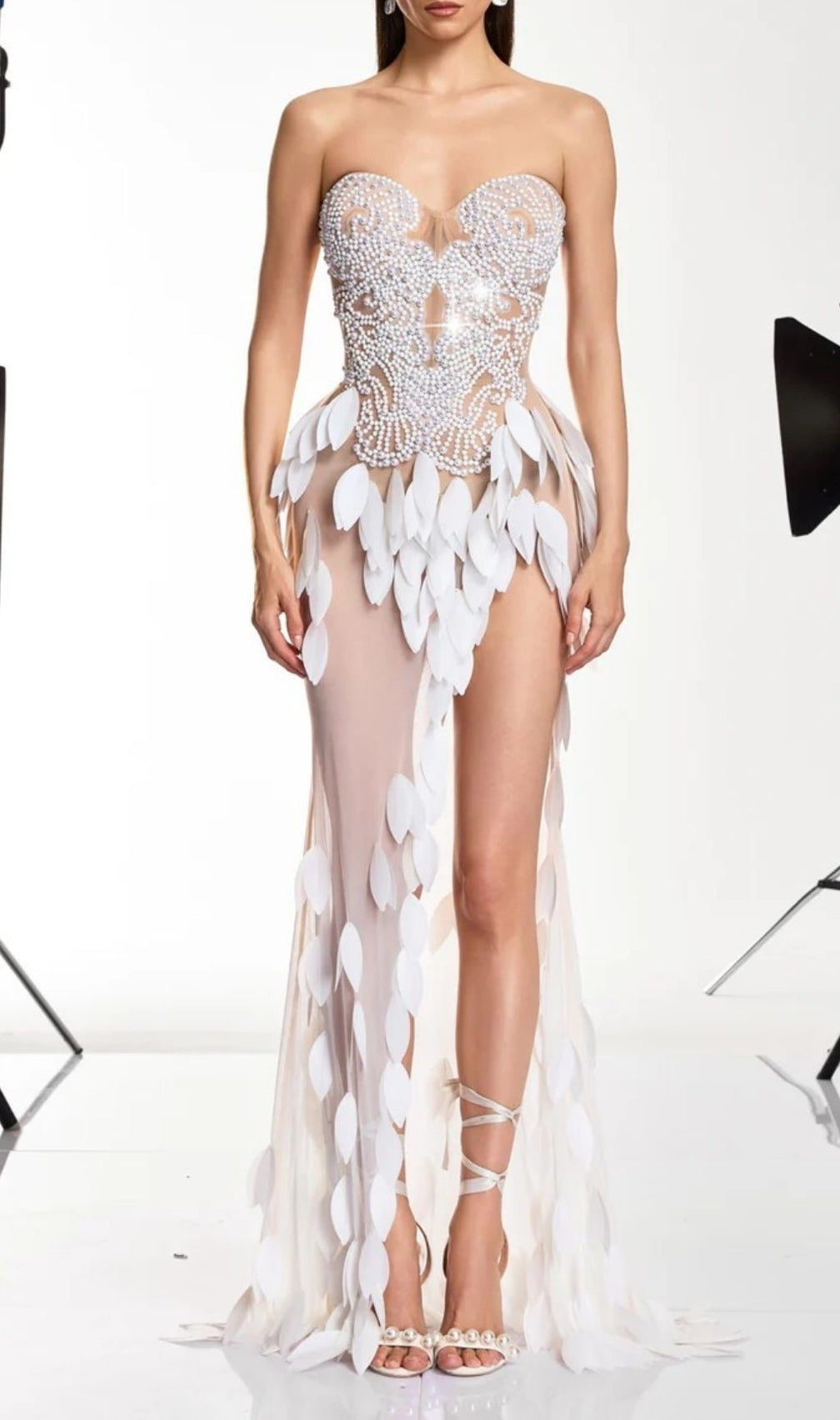 Cenvar Glamorous Pearl & Leaf Strapless Sweetheart High Slit Maxi Gown