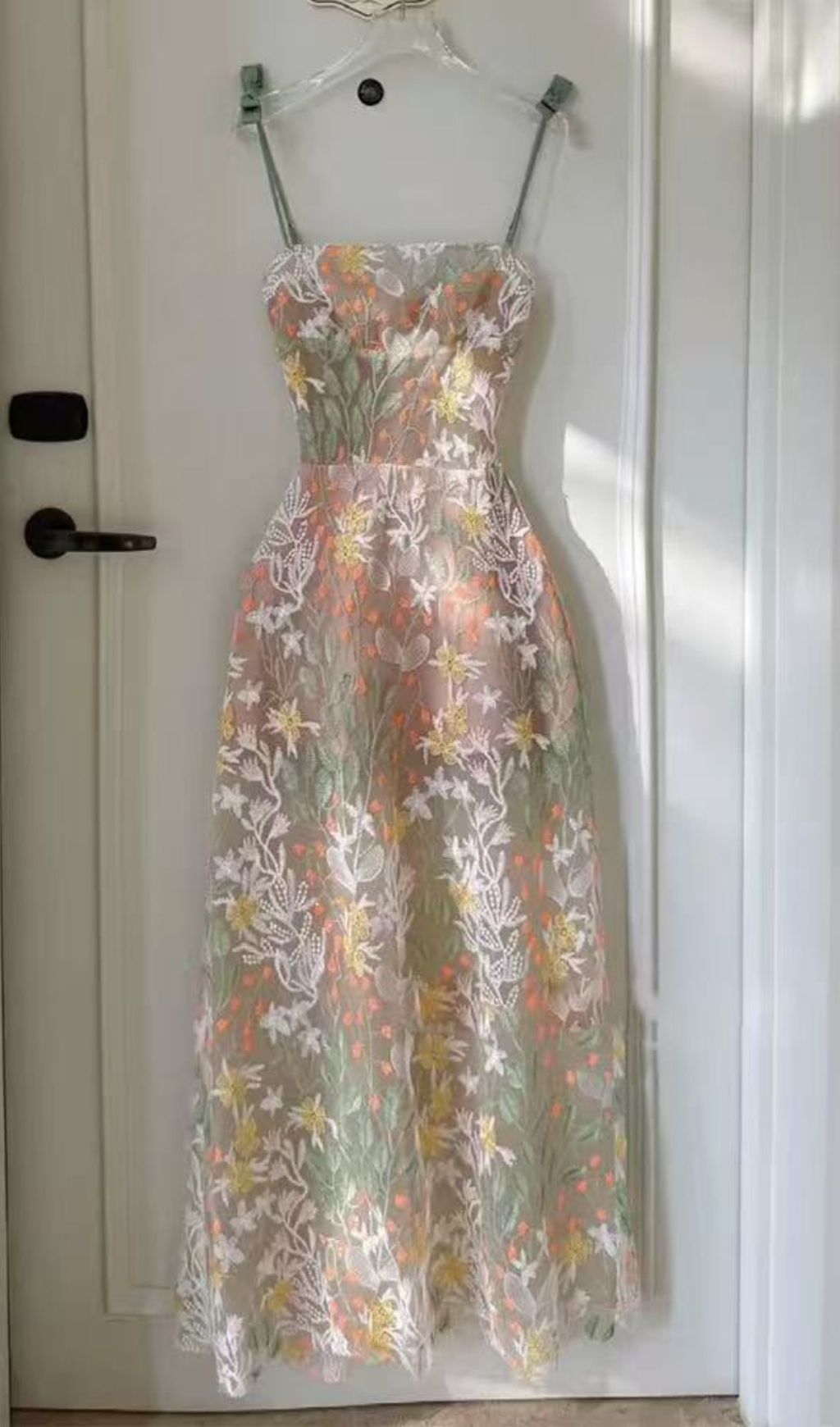 Itsuo Strappy Flower Embroidery Maxi Dress