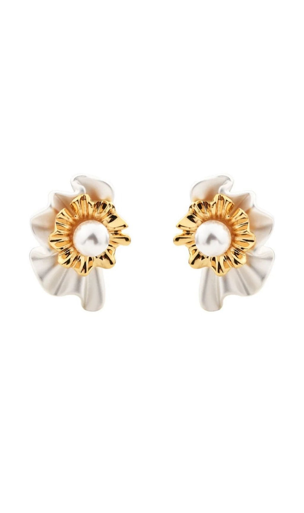 Quvryn Pearl Flower Earrings