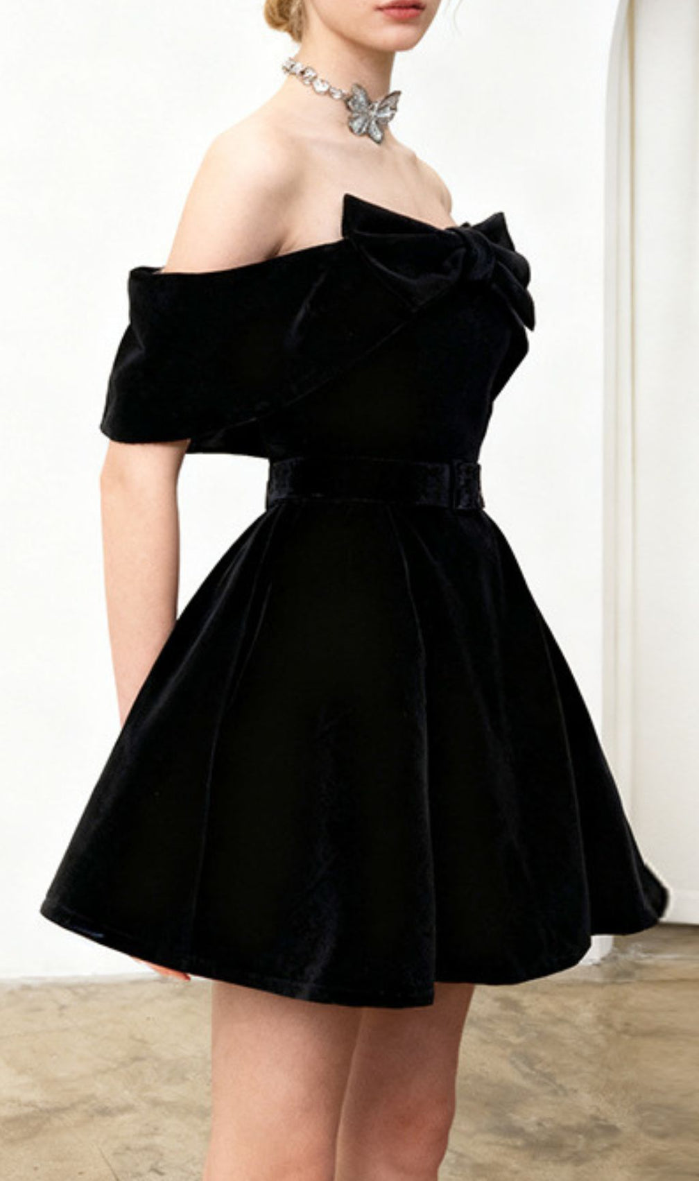 Isthia Luxe Velvet Off-Shoulder Mini Dress with Statement Bow