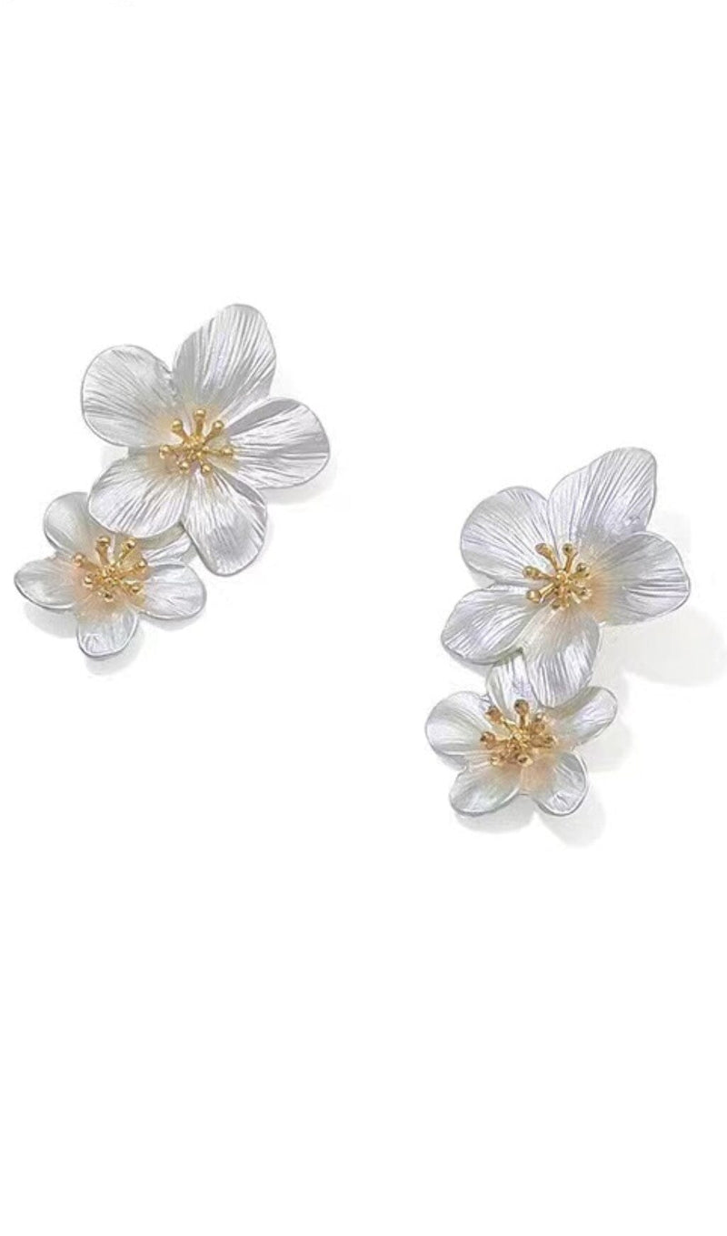 METAL DOUBLE FLOWER EARRINGS