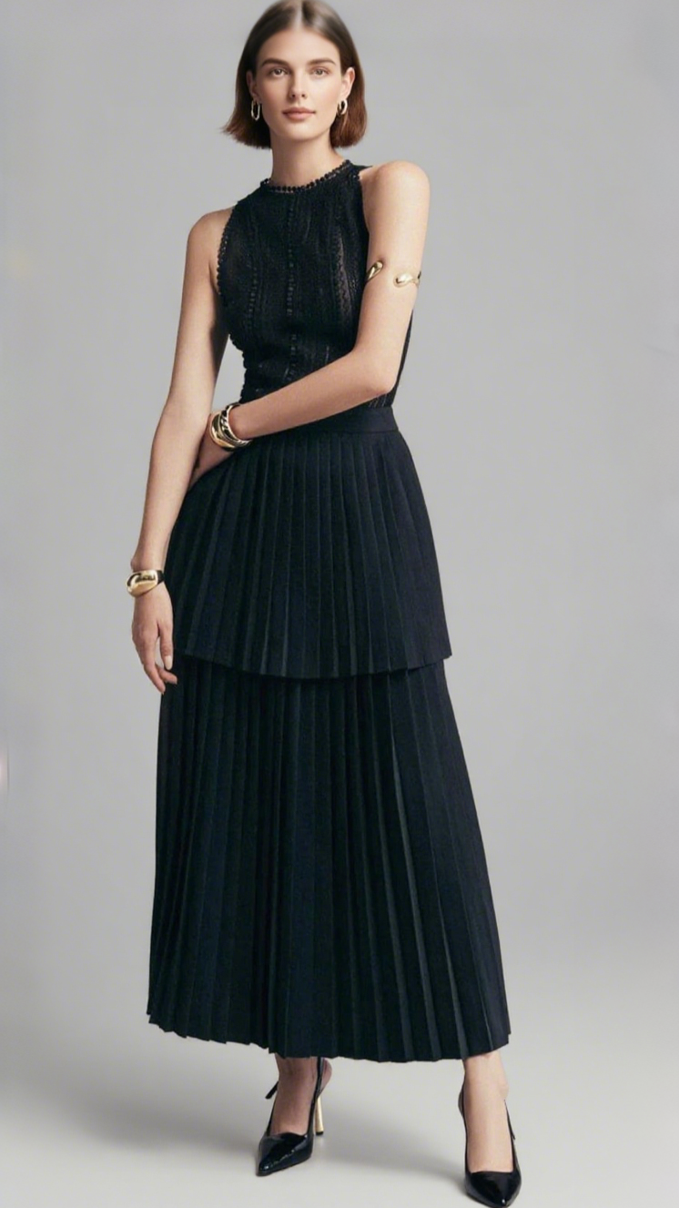 Sleeveless pleated layer skirt suit in black