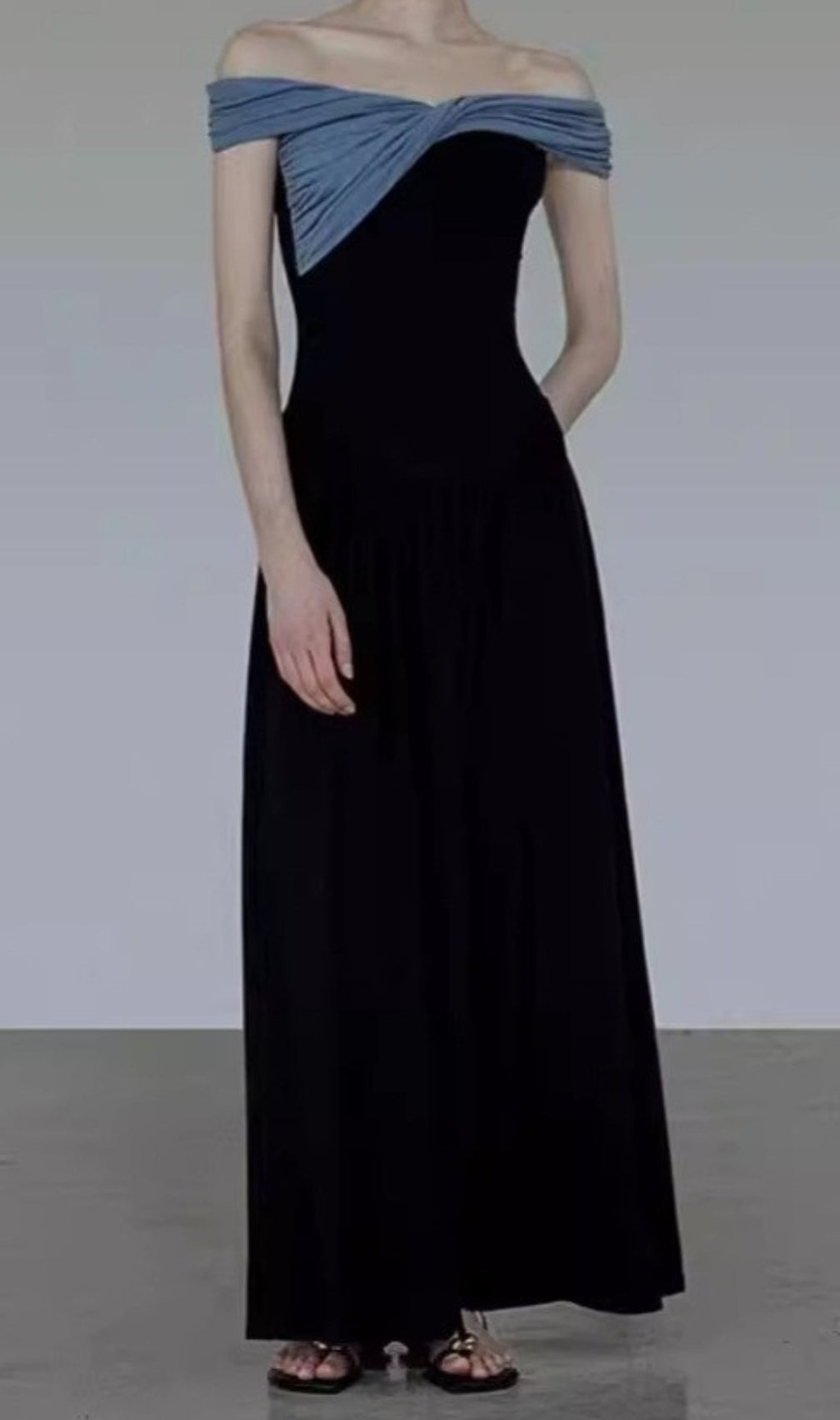Aurai Contrast Color Knit Maxi Dress