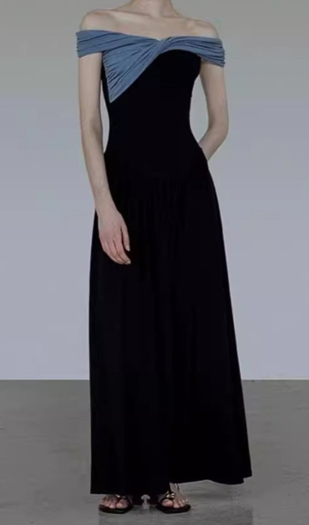 Aurai Contrast Color Knit Maxi Dress