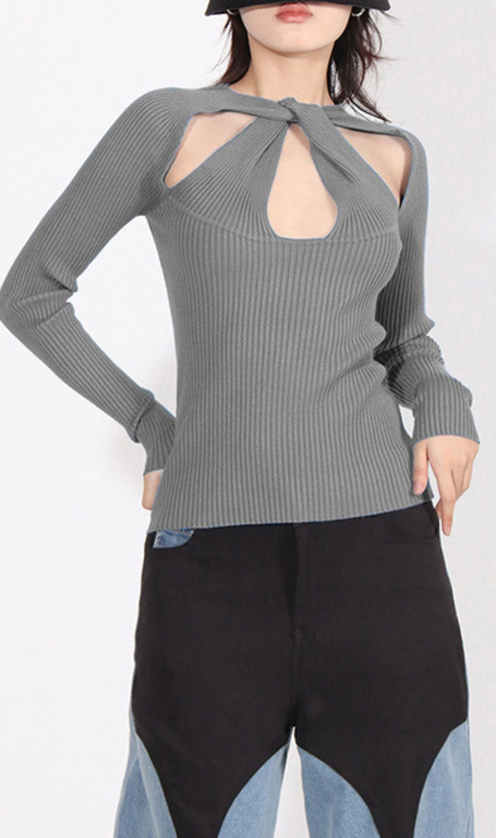 Ilana Chic Emerald Ribbed Knit Long Sleeve Top with Knot Cutout Detail