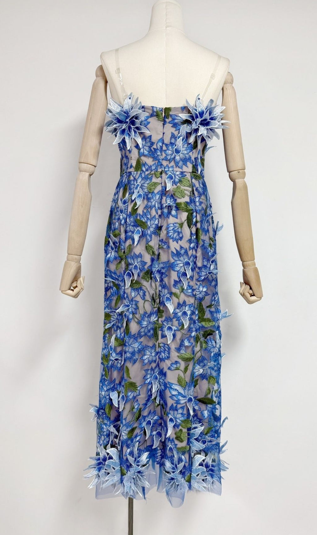 Derya Elegant Blue 3D Floral Strapless Midi Dress