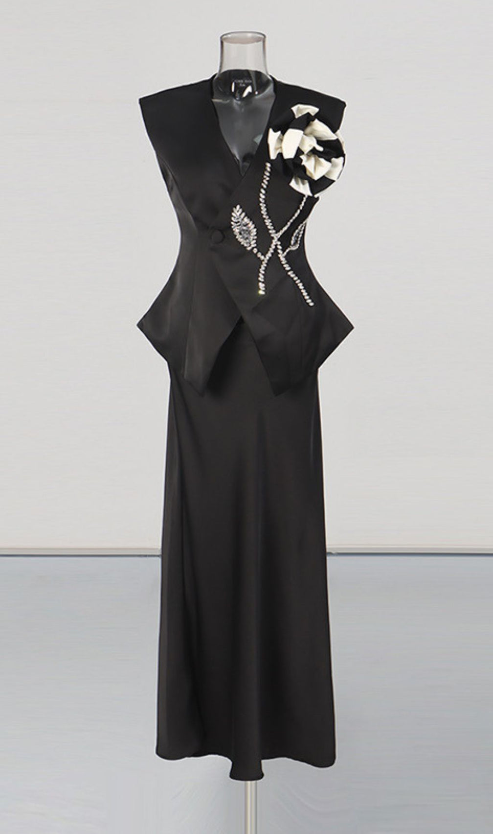 Gwenno Black Flower Embellished Two-Piece Set