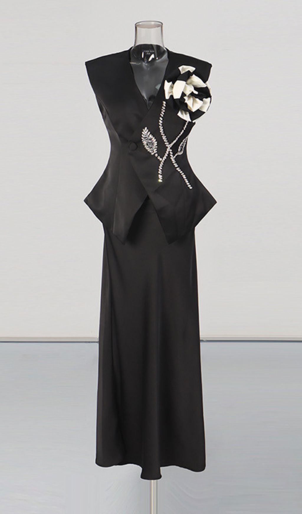 Gwenno Black Flower Embellished Two-Piece Set