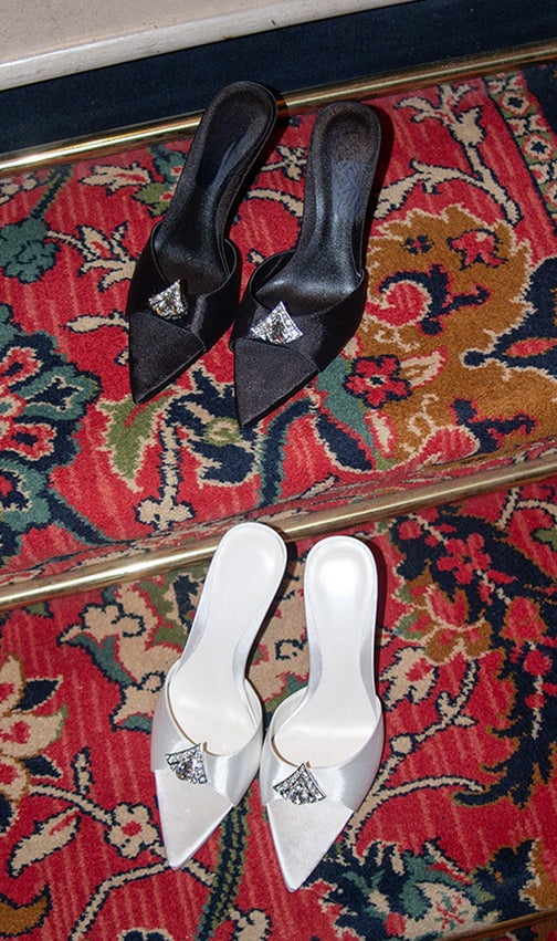 Apikalia Diamond Heels