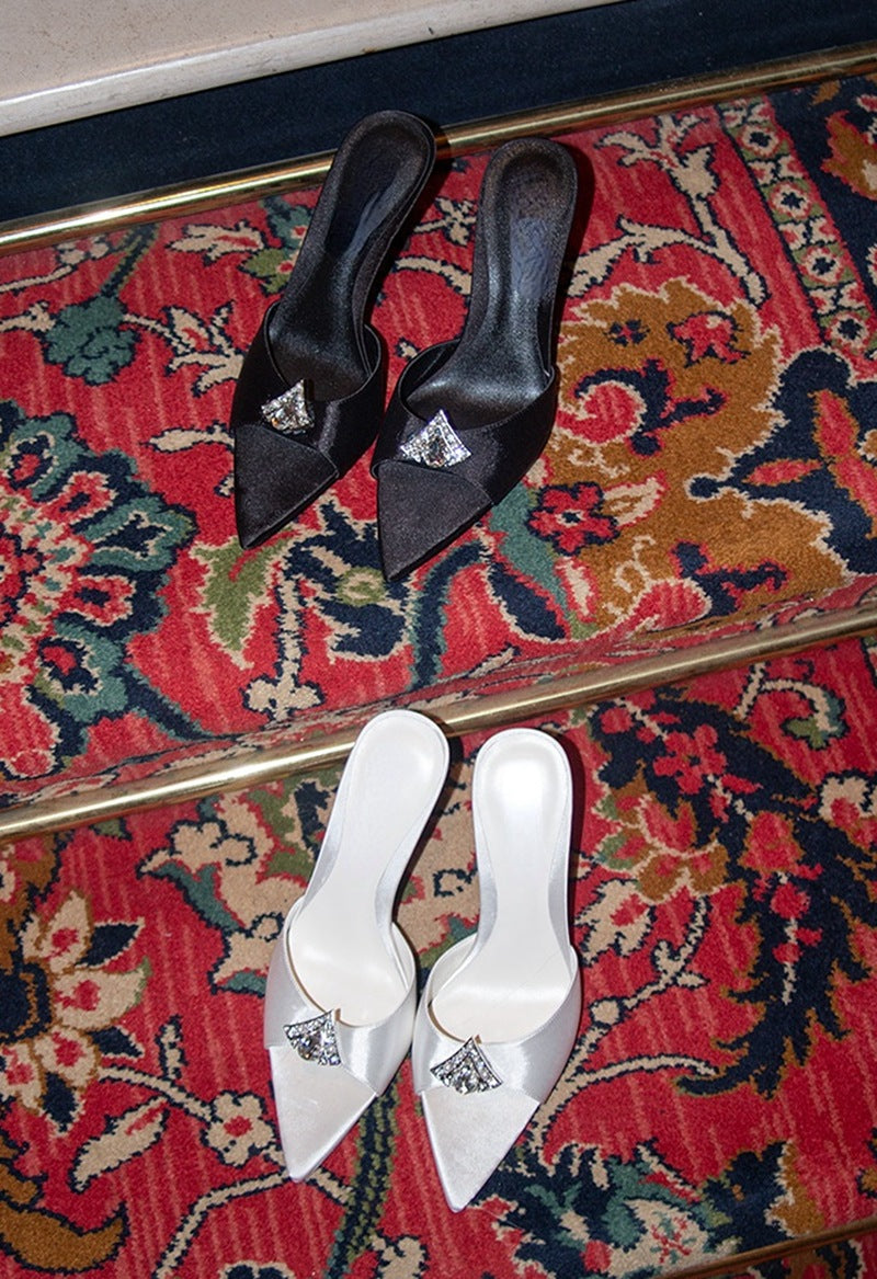 Apikalia Diamond Heels