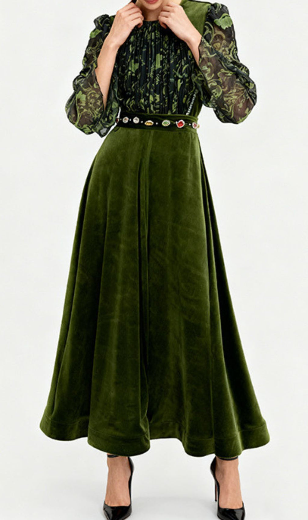 Jaren Luxe Emerald Velvet Maxi Dress with Jeweled Belt & Printed Sleeves