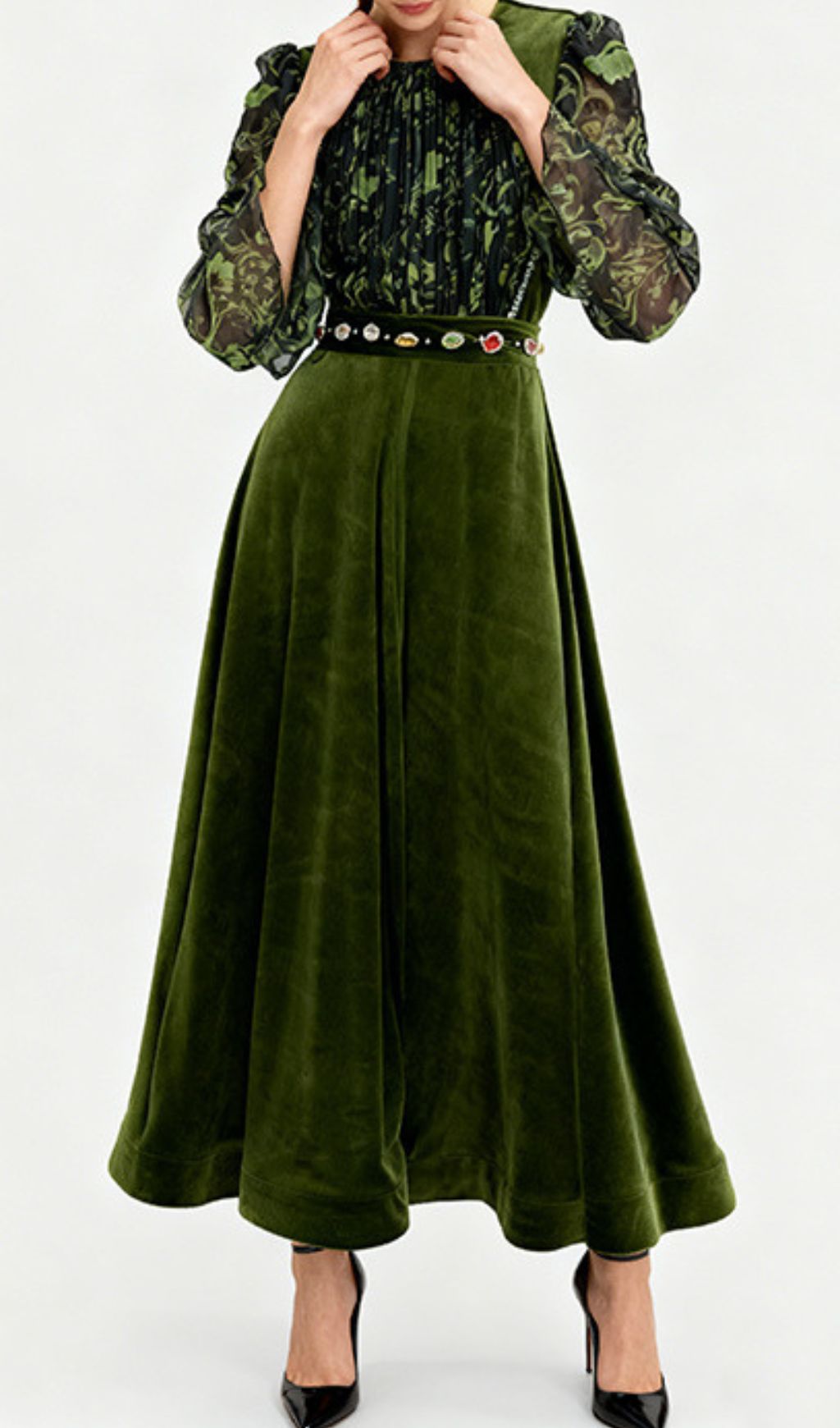 Jaren Luxe Emerald Velvet Maxi Dress with Jeweled Belt & Printed Sleeves