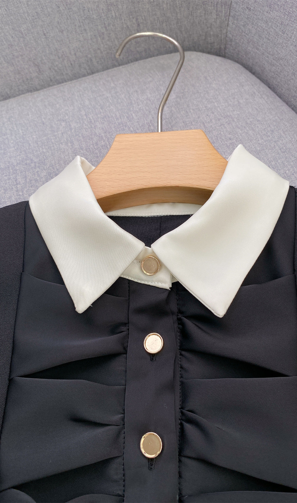 Elegant Black Mini Dress for Women | Chic Contrast Collar & Sleeveless Shift