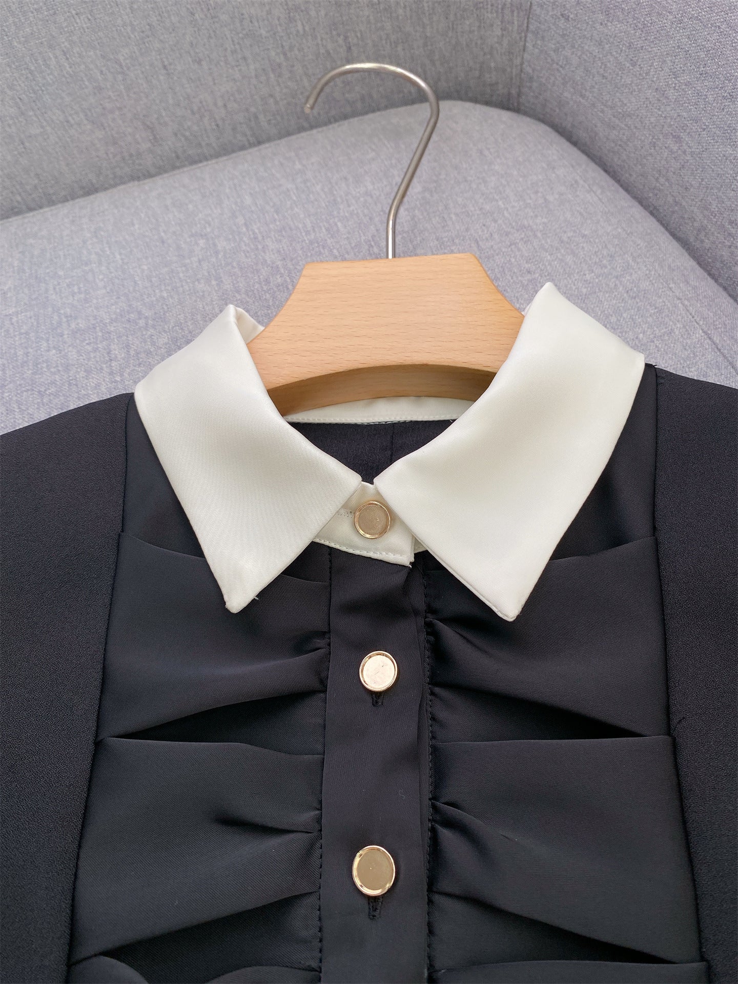 Elegant Black Mini Dress for Women | Chic Contrast Collar & Sleeveless Shift