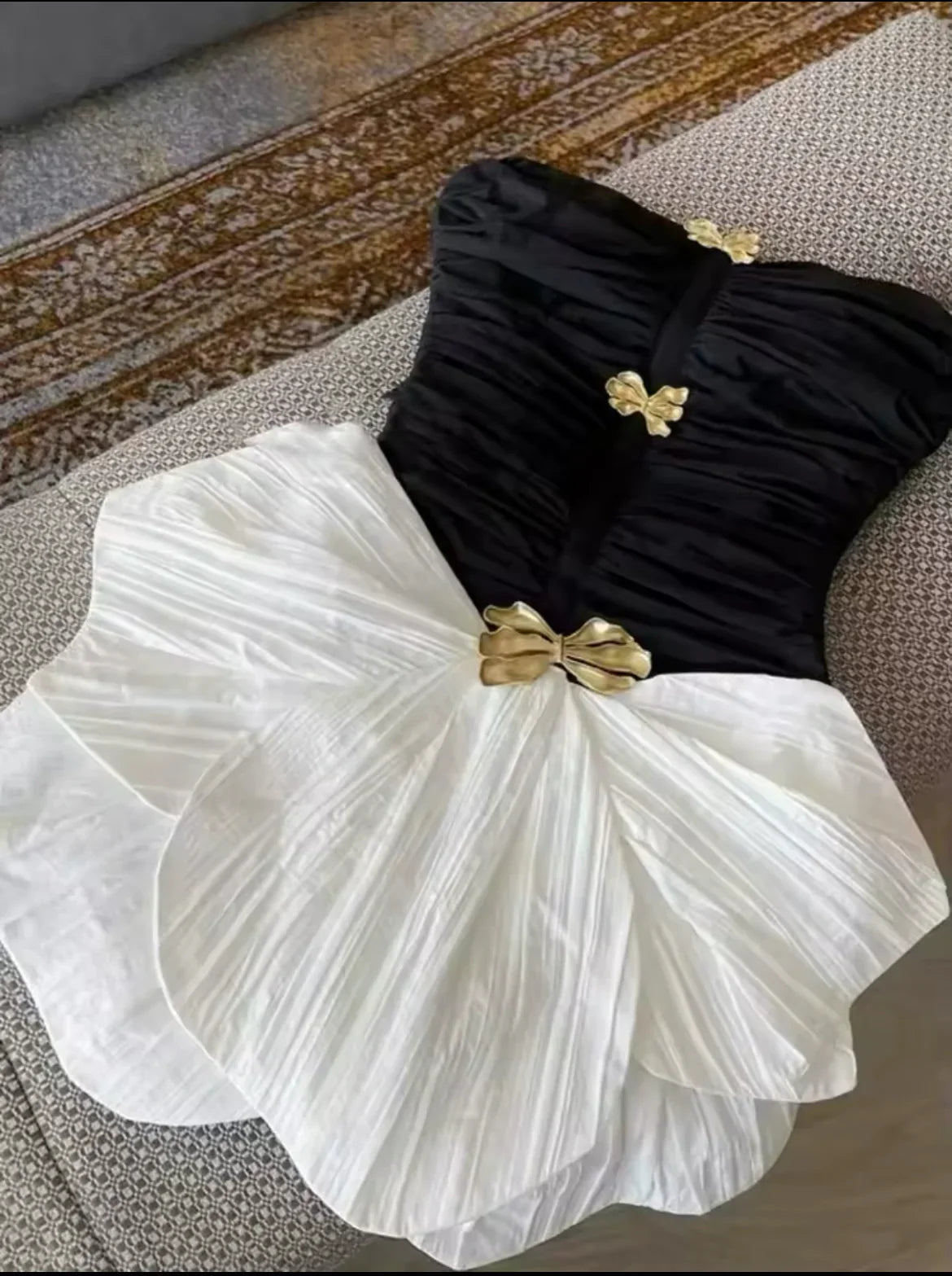 two-tone bow strapless ruched mini dress