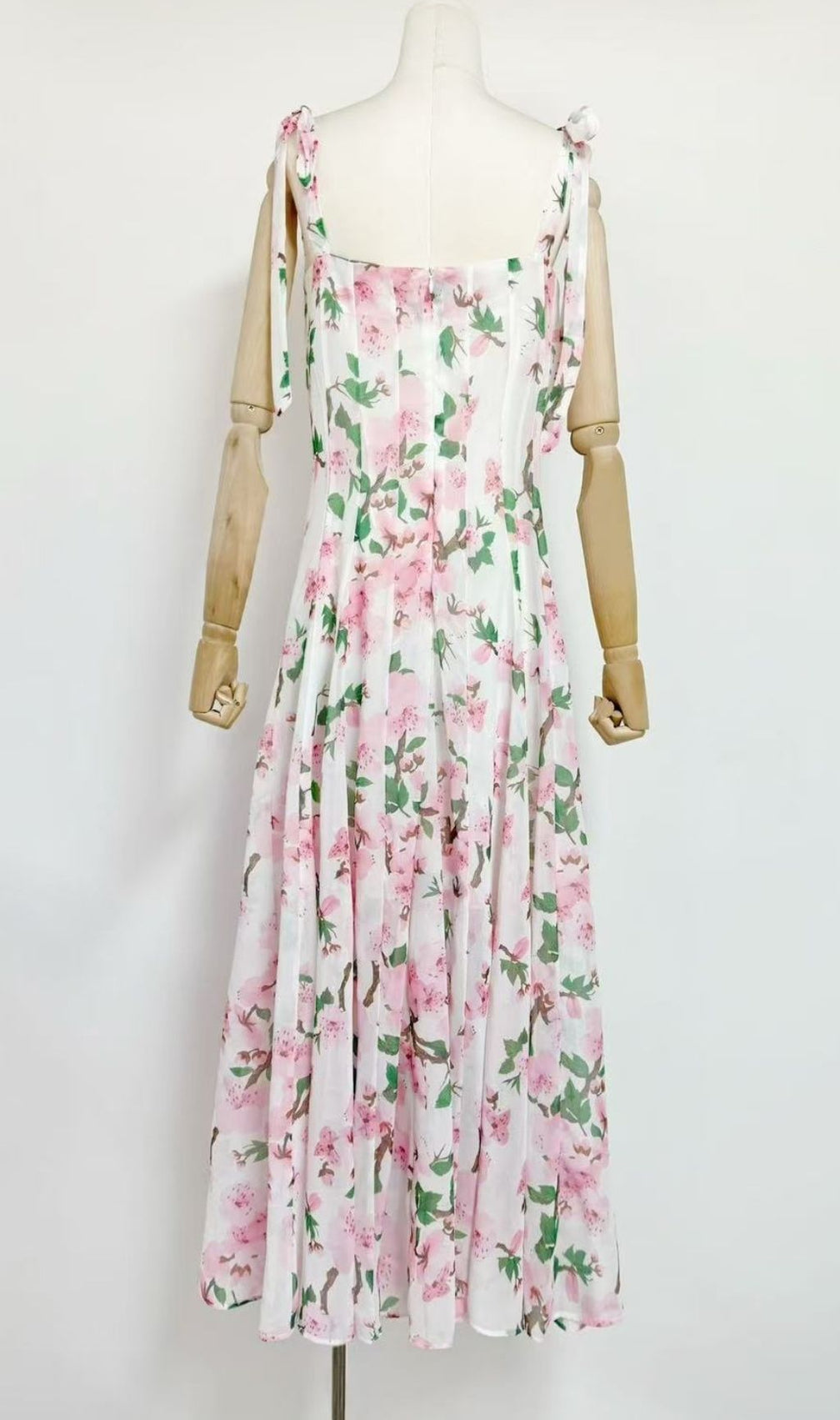 Kida Enchanting Floral Maxi Dress: Elegant Wedding Guest & Garden Party Gown