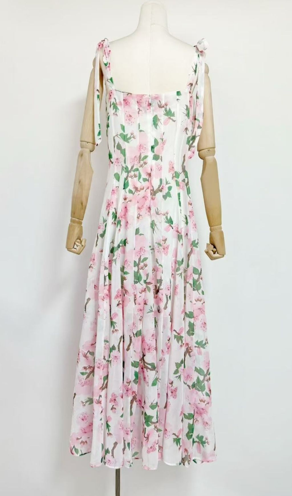 Kida Enchanting Floral Maxi Dress: Elegant Wedding Guest & Garden Party Gown