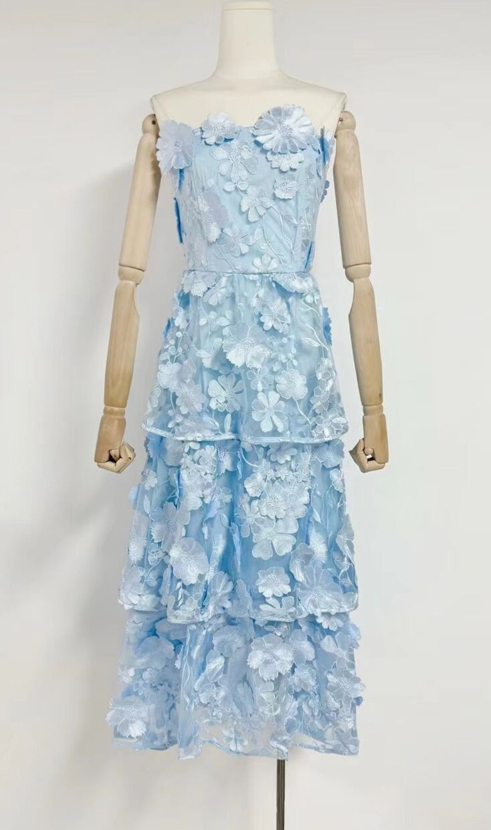 Chayan Strapless Flower Embroidery Midi Dress