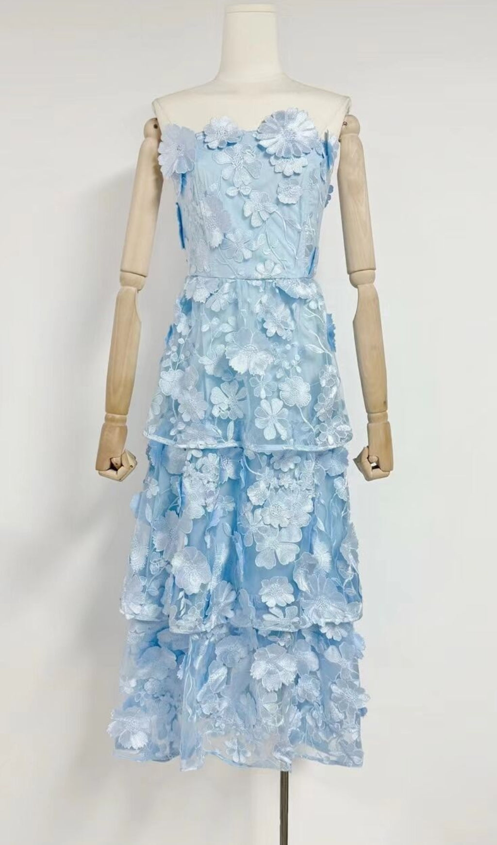 Chayan Strapless Flower Embroidery Midi Dress