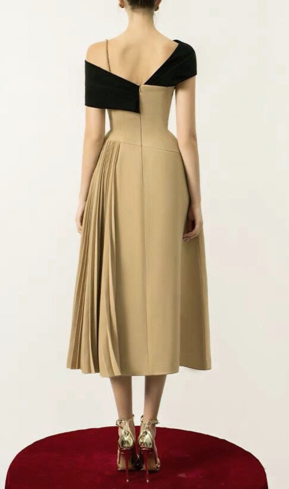 Ariuna Cross Shoulder Midi Dress