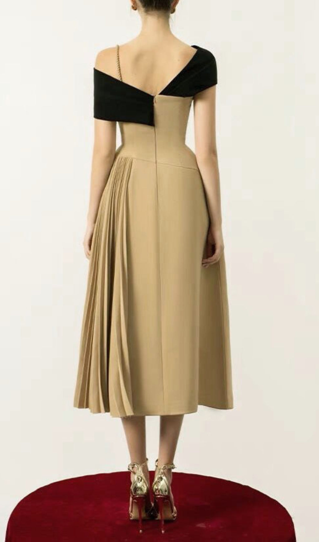 Ariuna Cross Shoulder Midi Dress