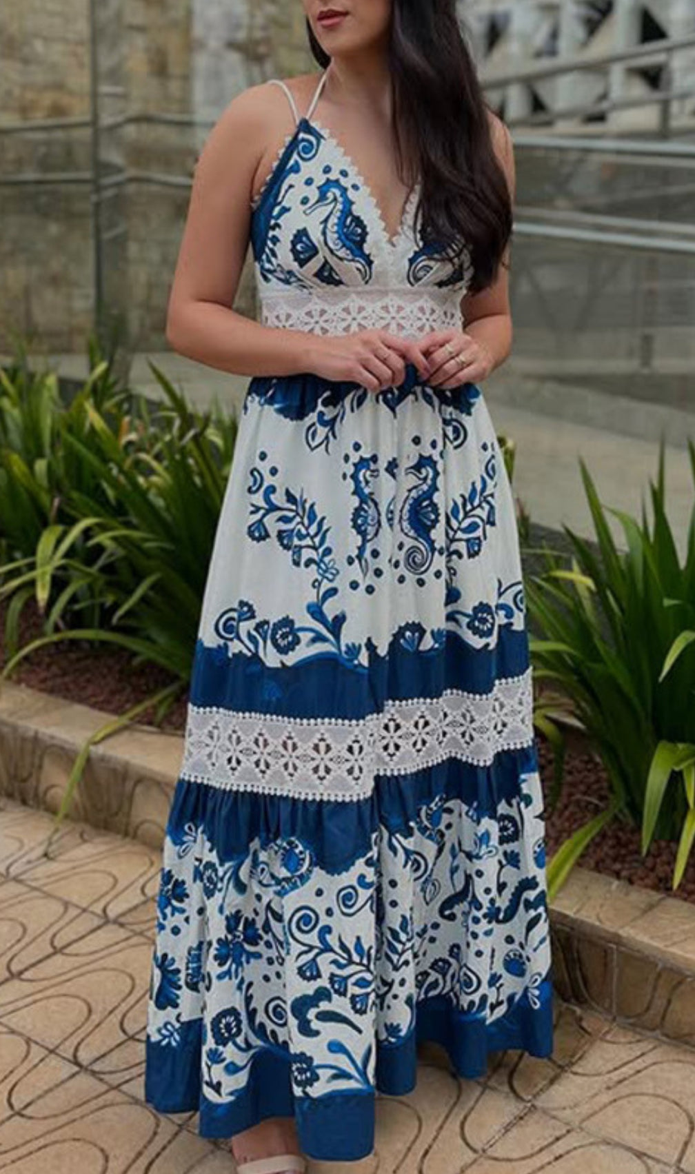 Estela V-Neck Printed Maxi Dress