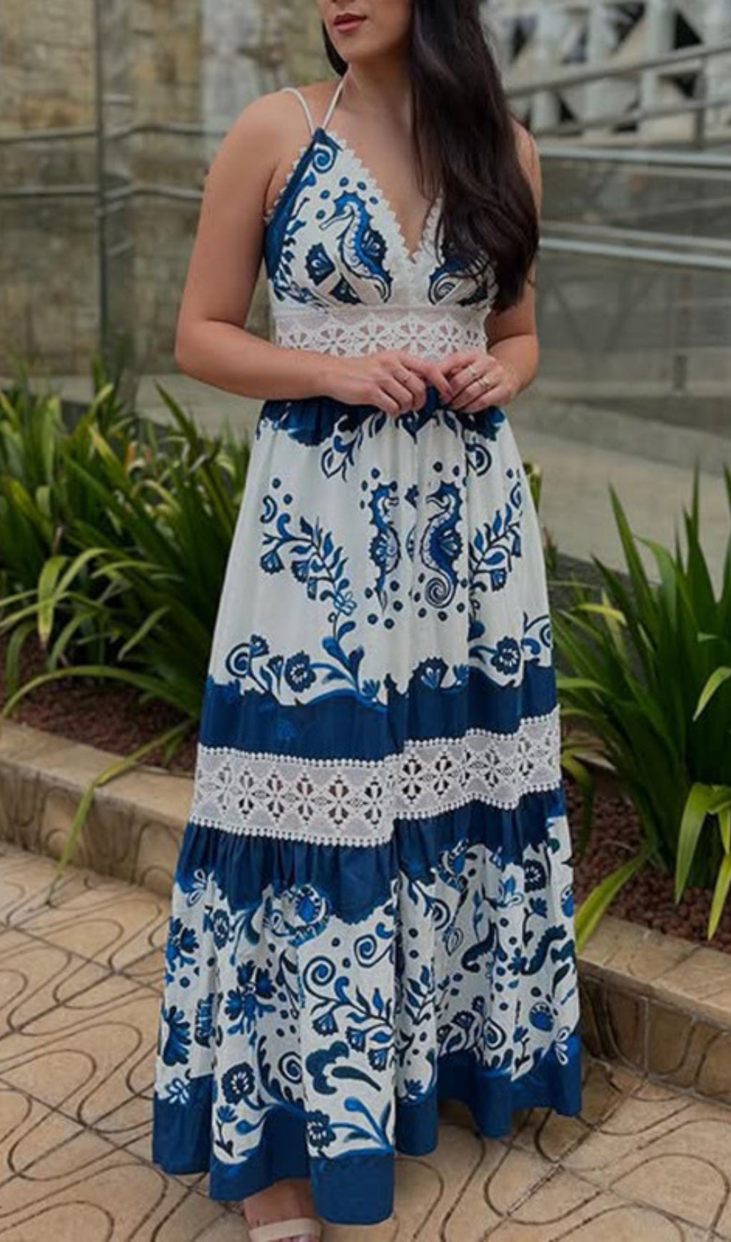 Estela V-Neck Printed Maxi Dress