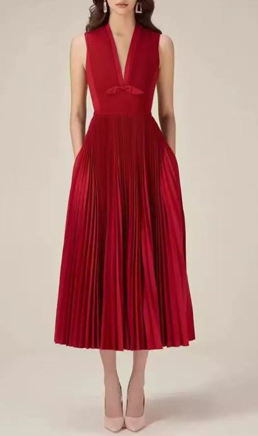 Fusa V-Neck Sleeveless Pleated Midi Dress