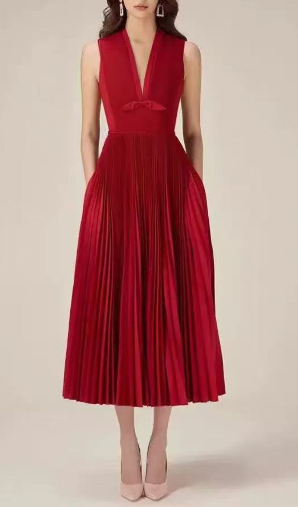 Fusa V-Neck Sleeveless Pleated Midi Dress