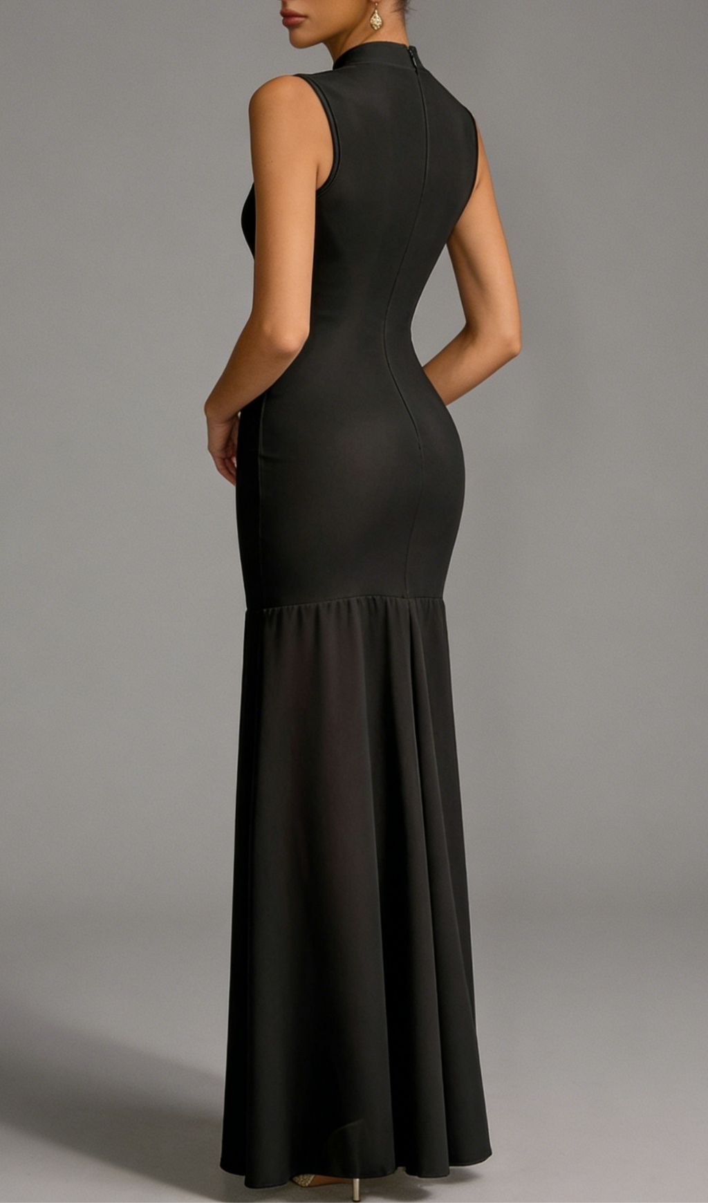 Aninda Luxe Black Sleeveless Keyhole Cutout Maxi Dress