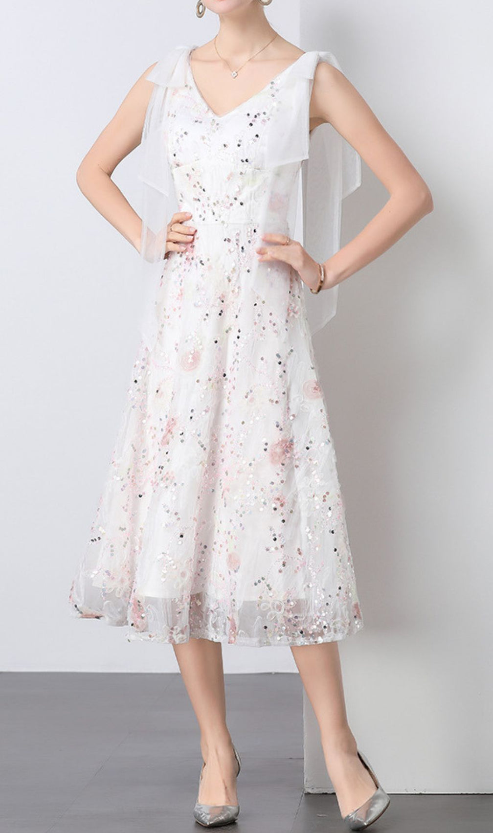 Felda V-Neck Flower Sequin Midi Dress