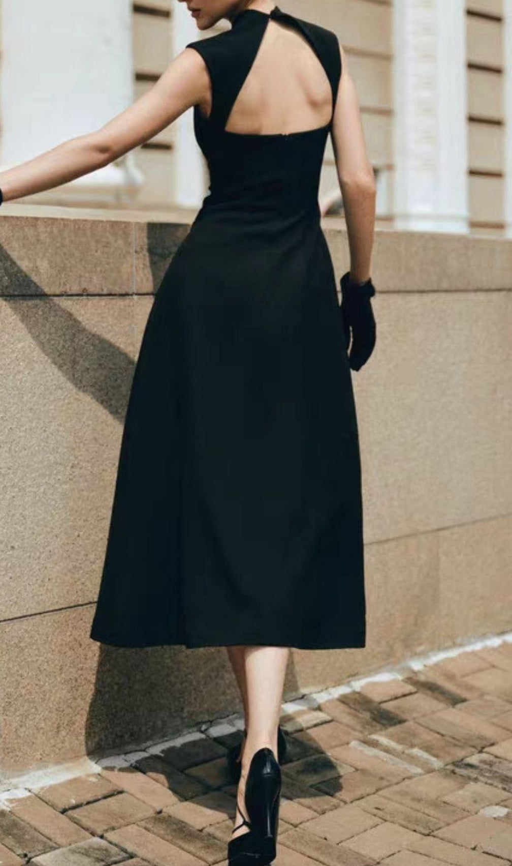 Kelsie Black V-Neck Sleeveless Midi Dress