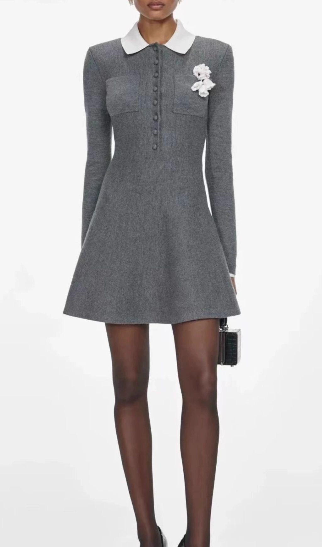Hélio Chic Grey Knit Sweater Mini Dress with Peter Pan Collar