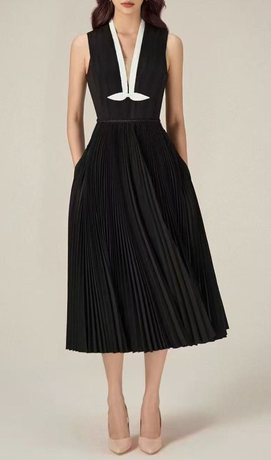 Fusa V-Neck Sleeveless Pleated Midi Dress