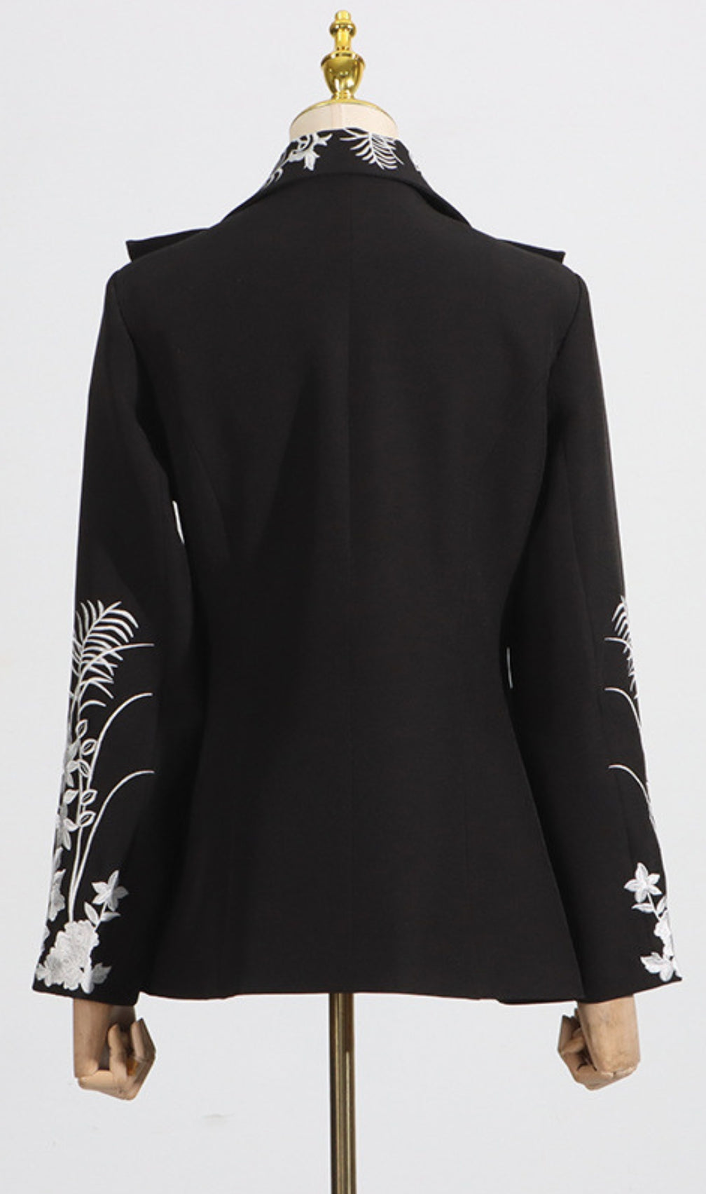Evanthe Black Flower Embroidery Blazer