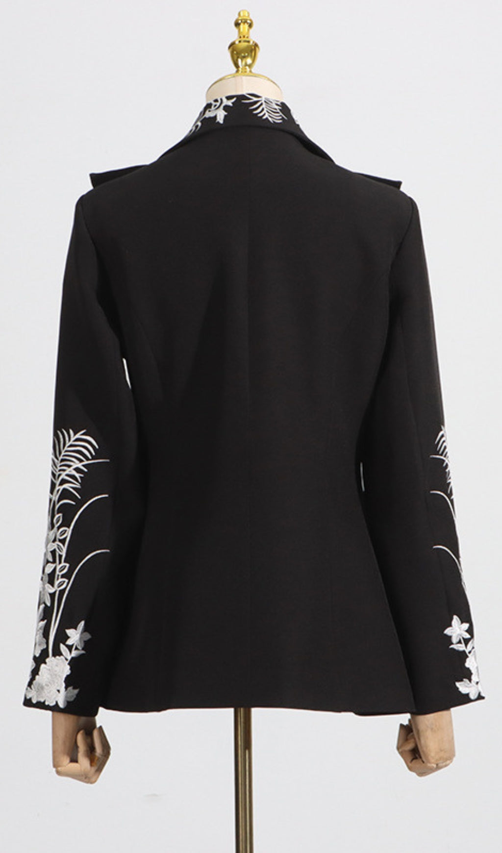 Evanthe Black Flower Embroidery Blazer