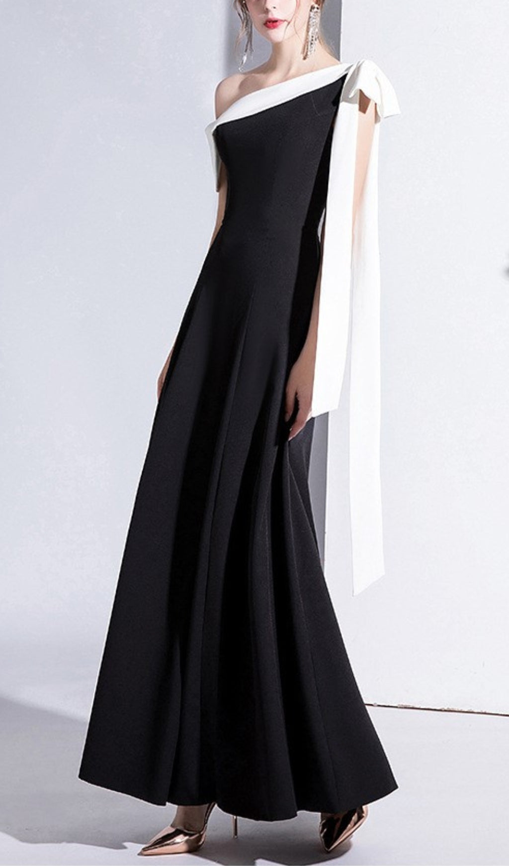 Pagged Bow Midi Dress In Black