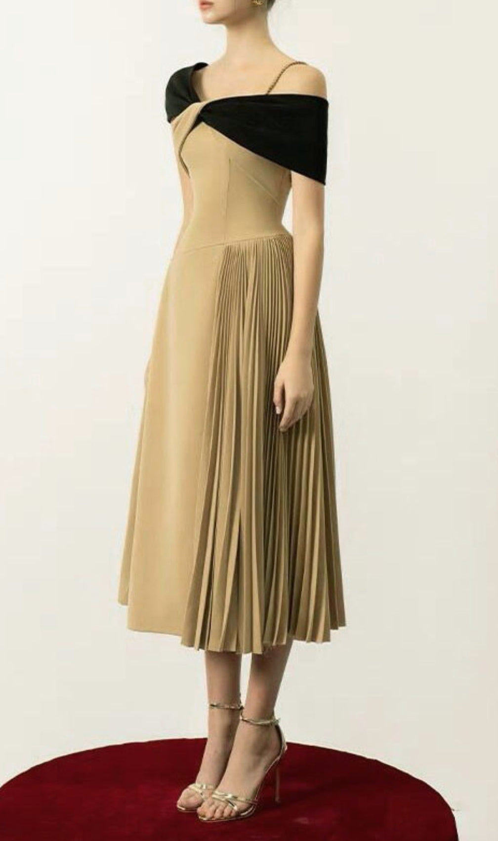 Ariuna Cross Shoulder Midi Dress