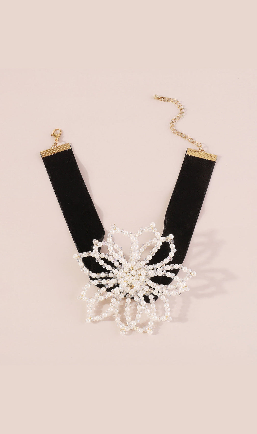 Exaggerated Pearl Floral Choker