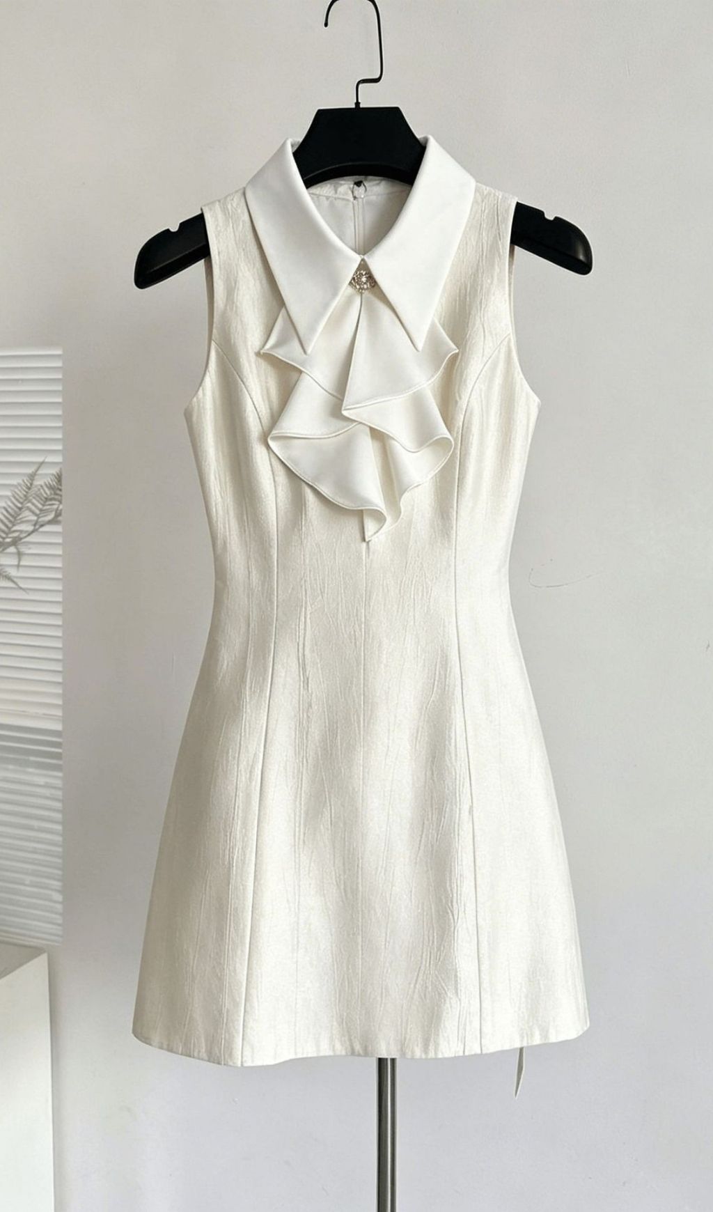 Kimberlin White Sleeveless Mini Dress With Collar