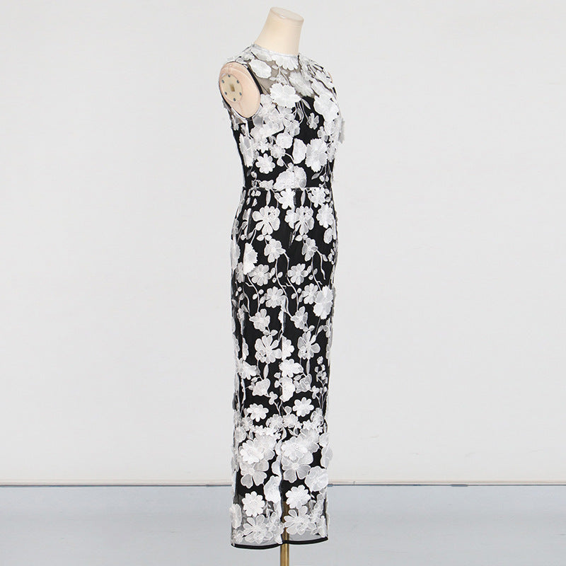 Cessair Sleeveless Flower Embroidery Midi Dress