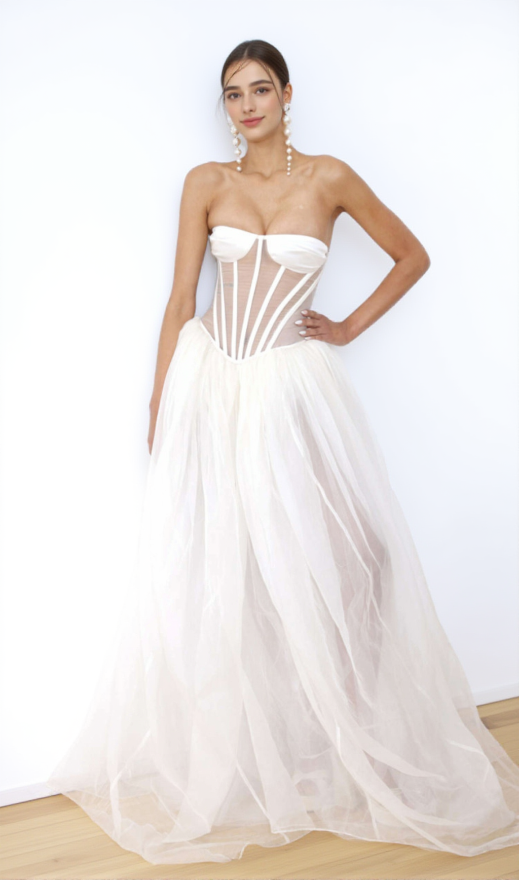 ODILE STRAPLESS GOWN IN WHITE