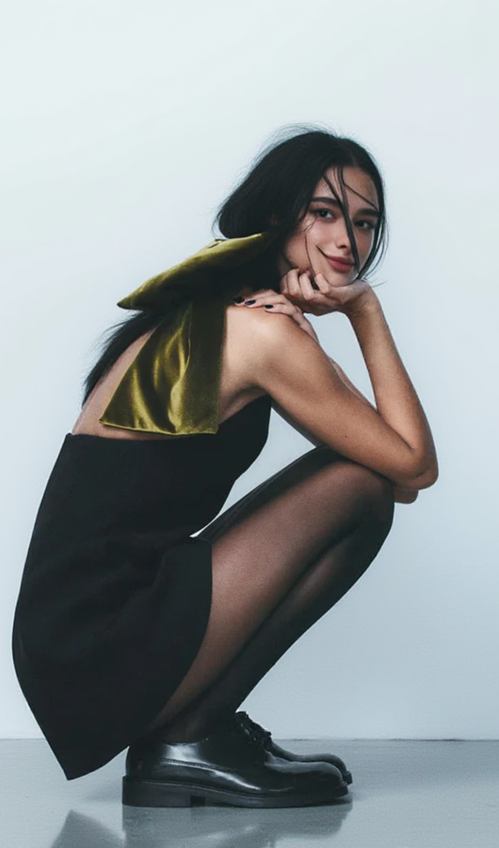 velvet bow mini dress in black