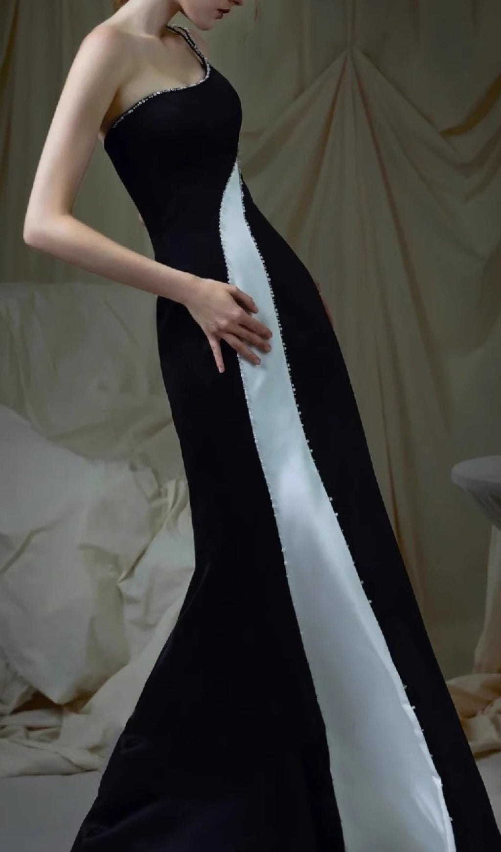 Erika Black One-Shoulder Maxi Dress