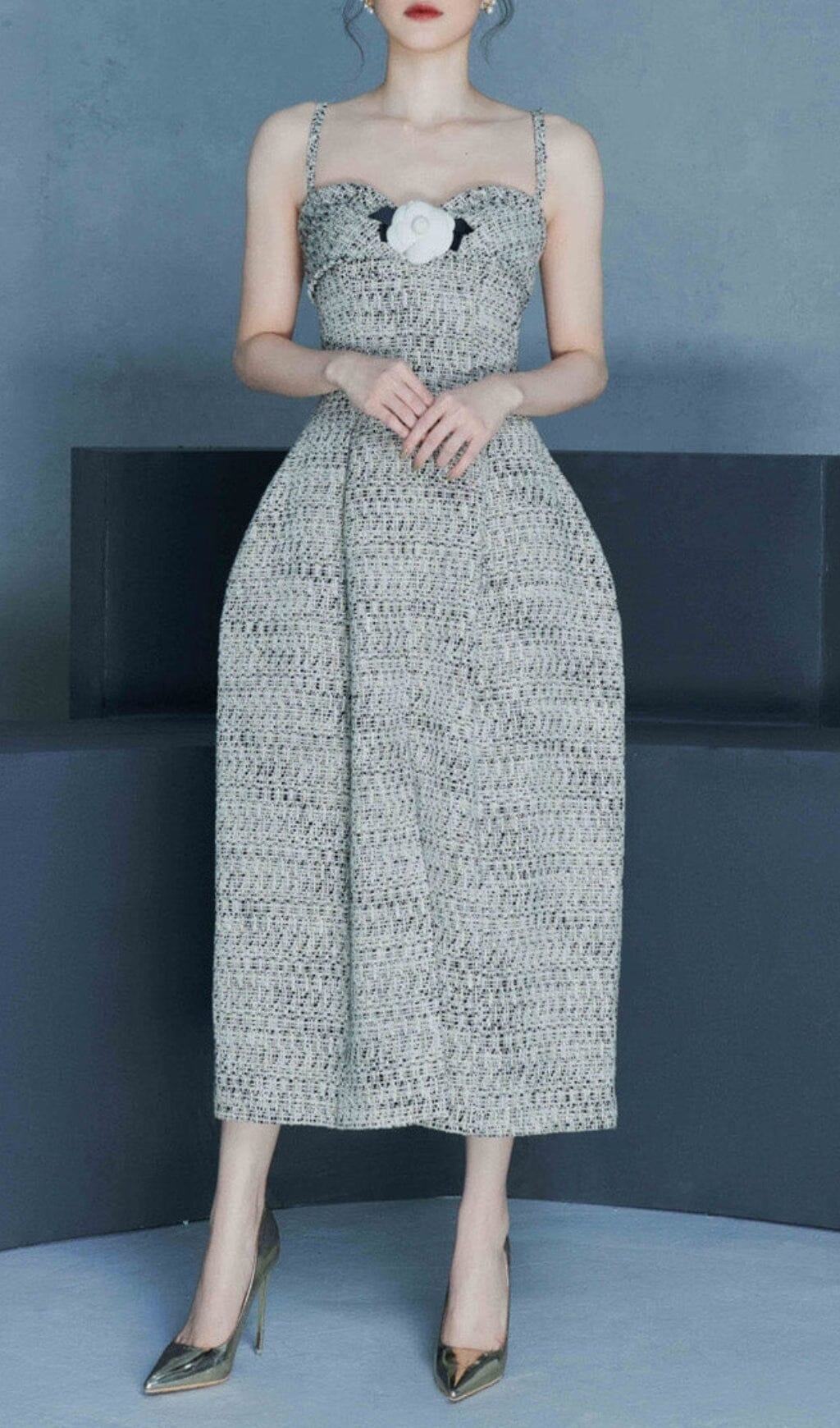 Flower Embellished Midi Dress In Gray