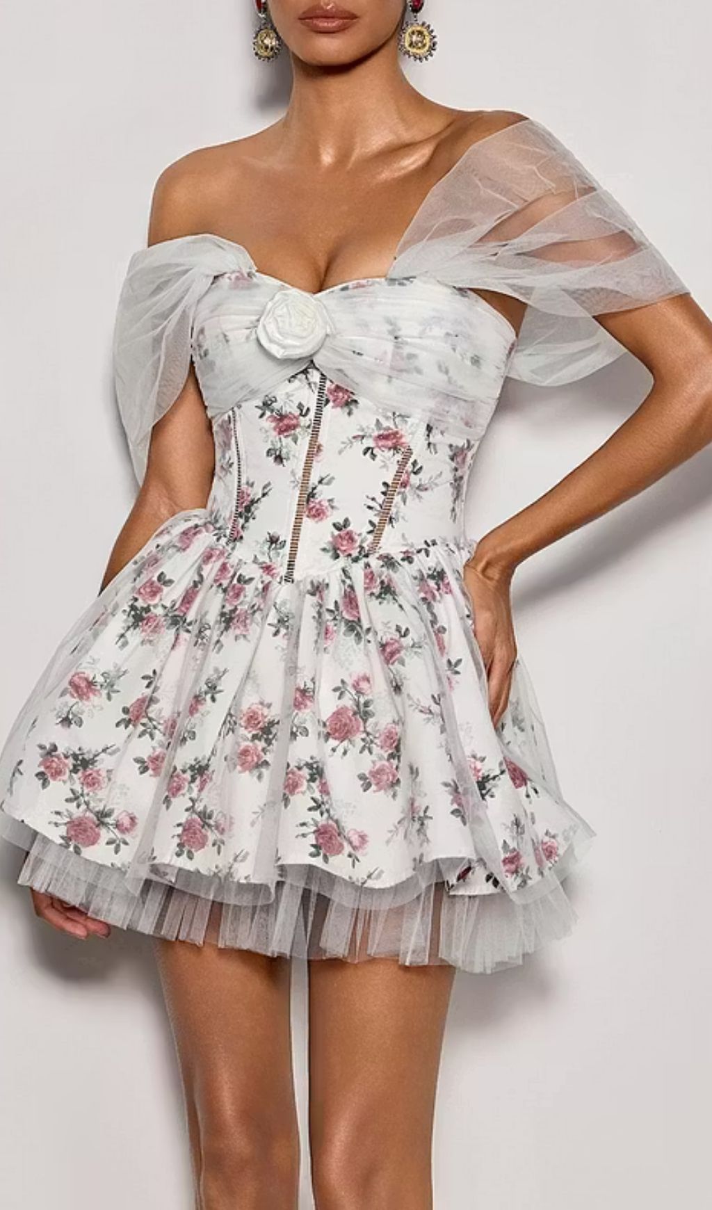 Quaris Off Shoulder Flower Tulle Mini Dress In White