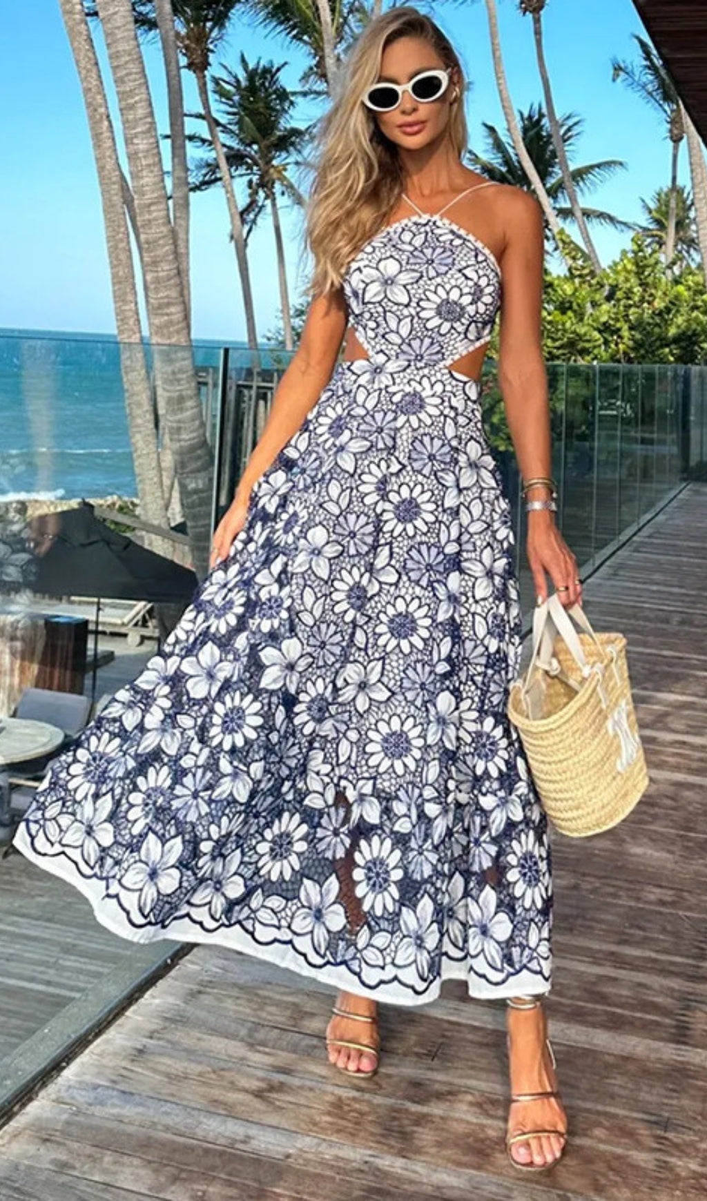 Aulaula Flower Embroidery Maxi Dress